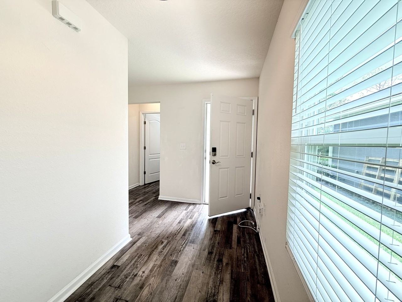 7838 Meadow Walk Ln - Photo 4 of 29