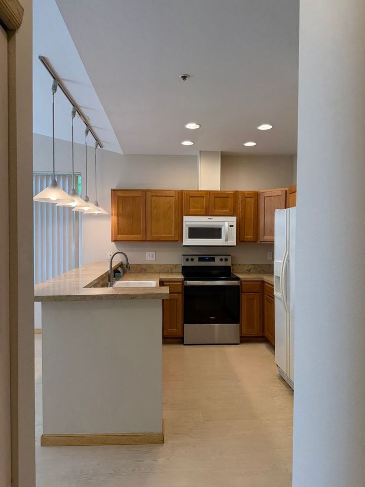 5400 Harbour Pointe Blvd #K208 - Photo 4 of 24