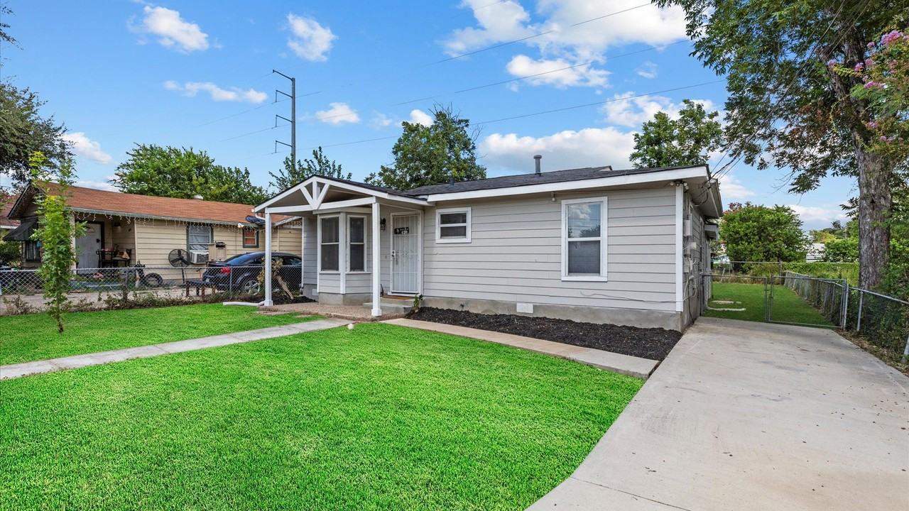 420 Alicia Ave - Photo 2 of 19
