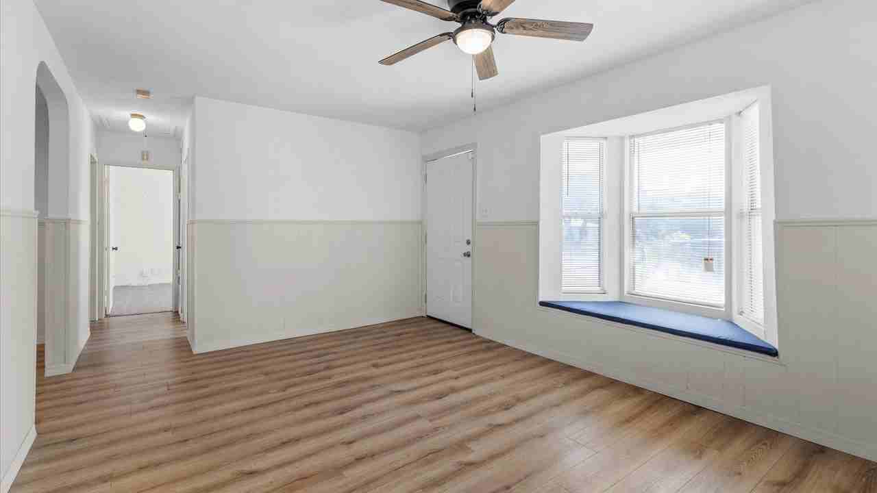 420 Alicia Ave - Photo 4 of 19