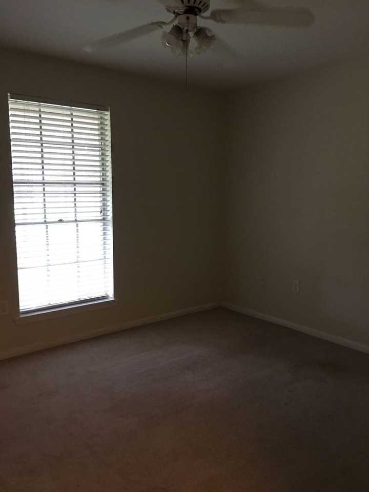1120 Wylie Dr - Photo 7 of 13