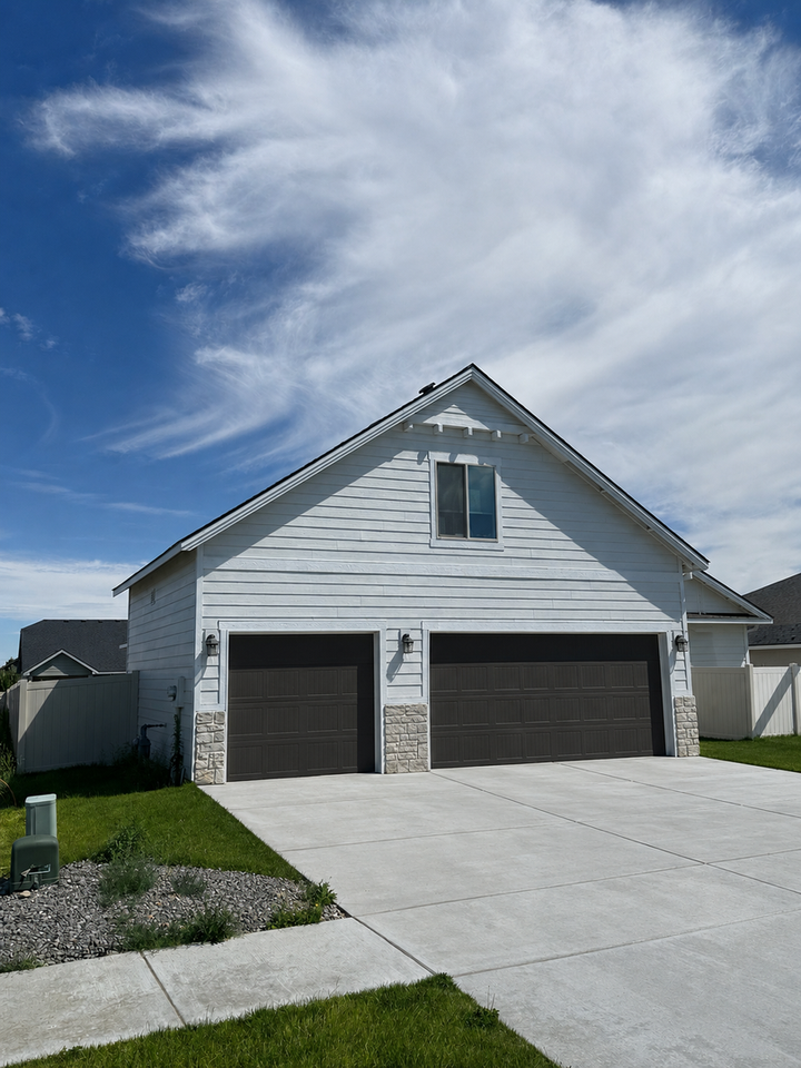 220 Tiber St - Photo 4 of 20
