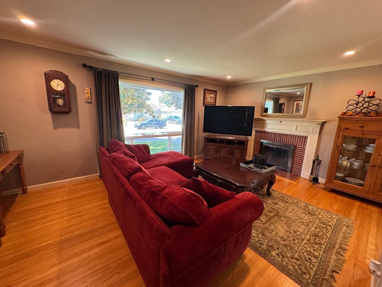 1443 Beacon Ave - Photo 3 of 29
