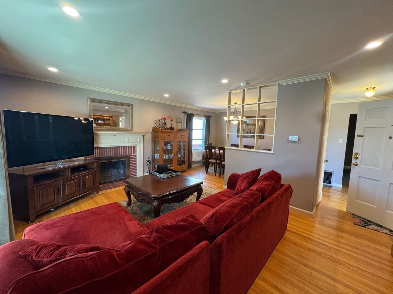 1443 Beacon Ave - Photo 4 of 29
