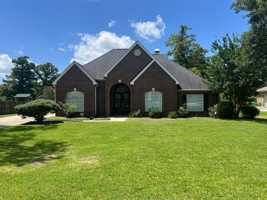 featured image of 1909 Rosedown Dr
