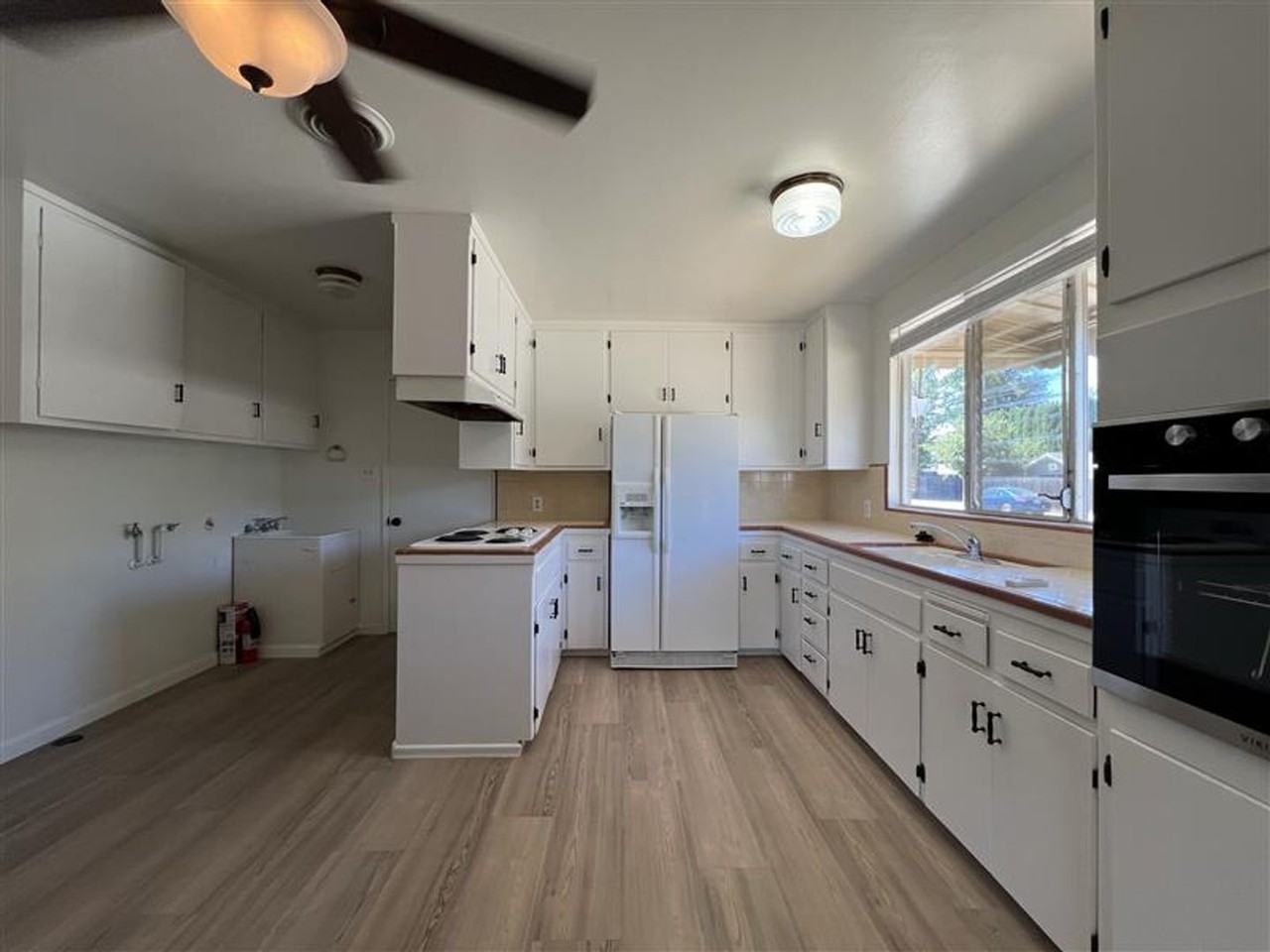 715 Natoma St - Photo 3 of 10