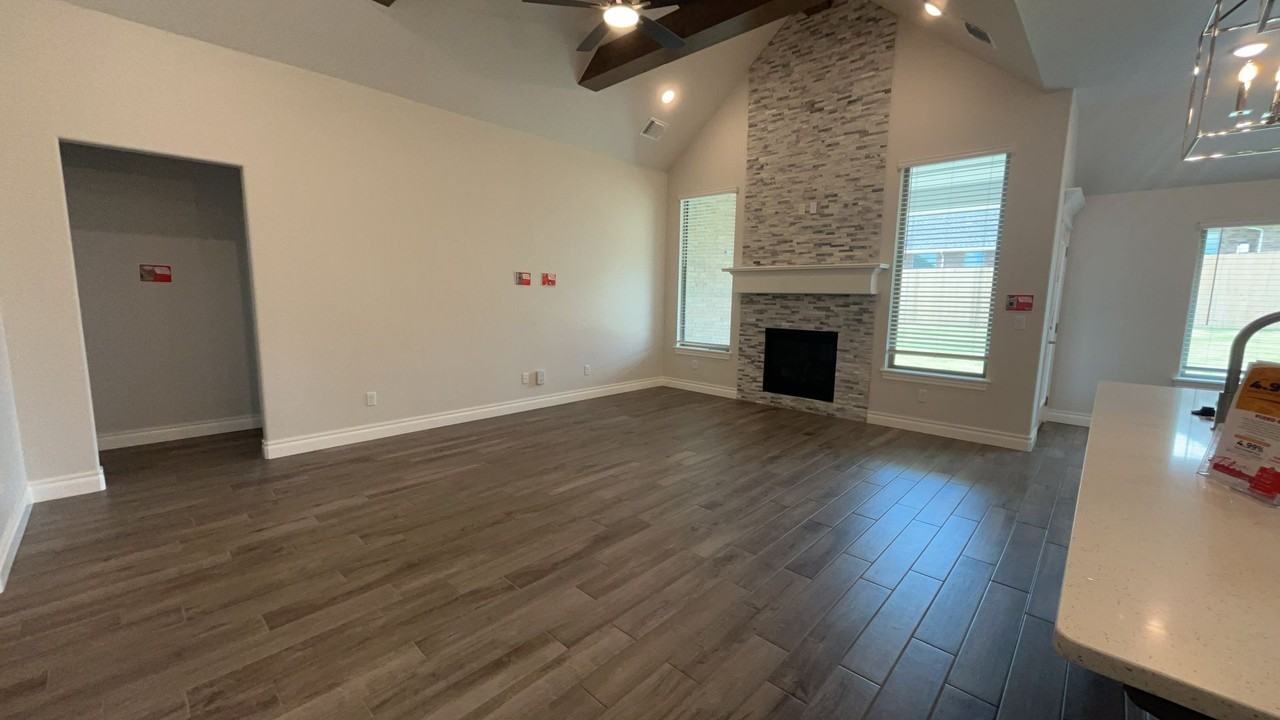 2228 Nw 171st St - Photo 4 of 33