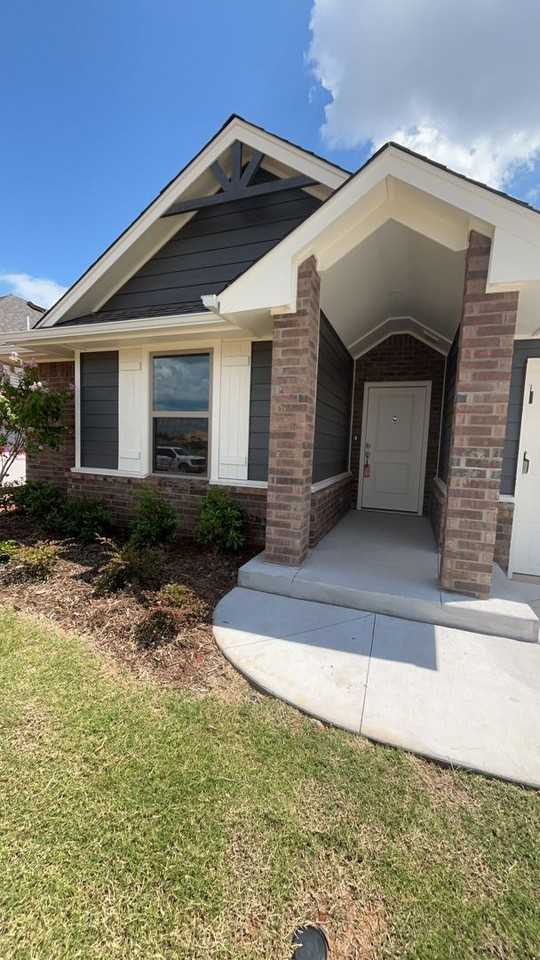 2212 Nw 170th St - Photo 2 of 22