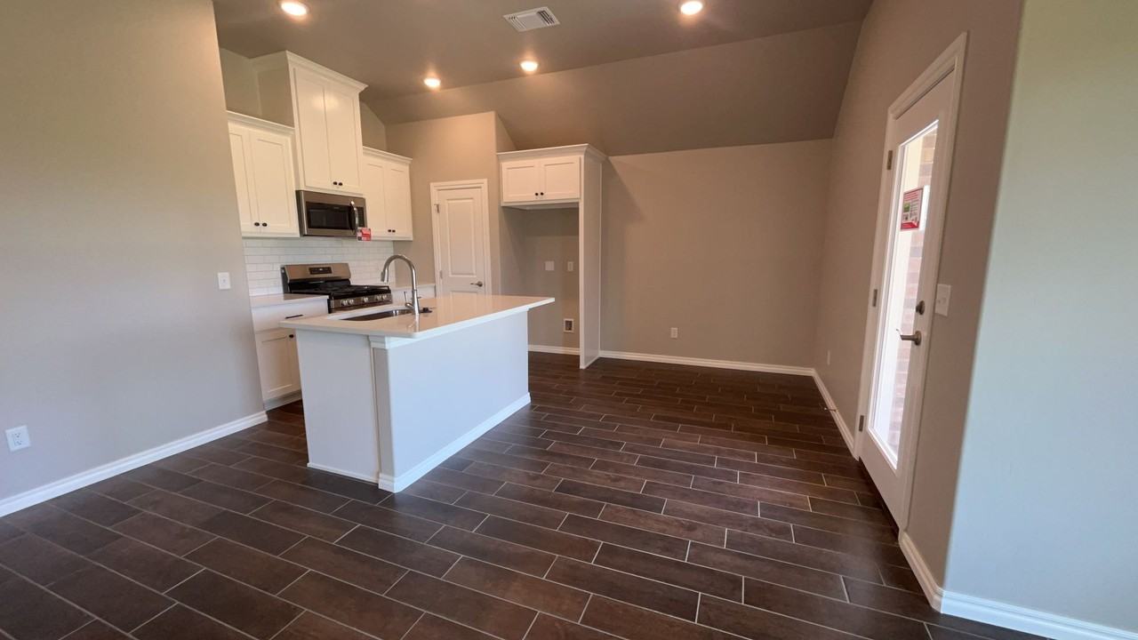 2212 Nw 170th St - Photo 6 of 22