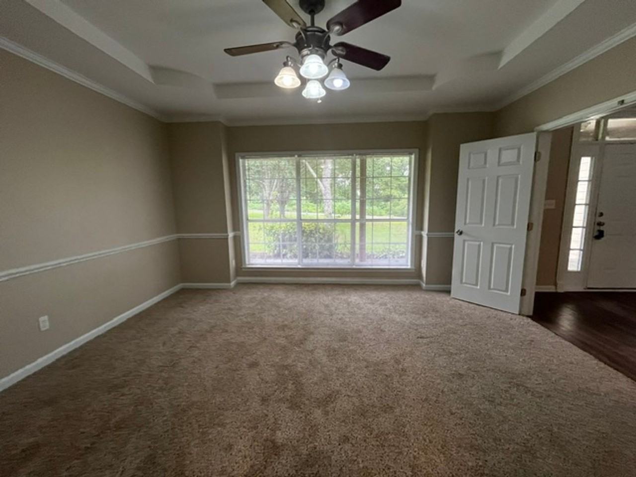 440 Blue Lake Dr - Photo 7 of 28