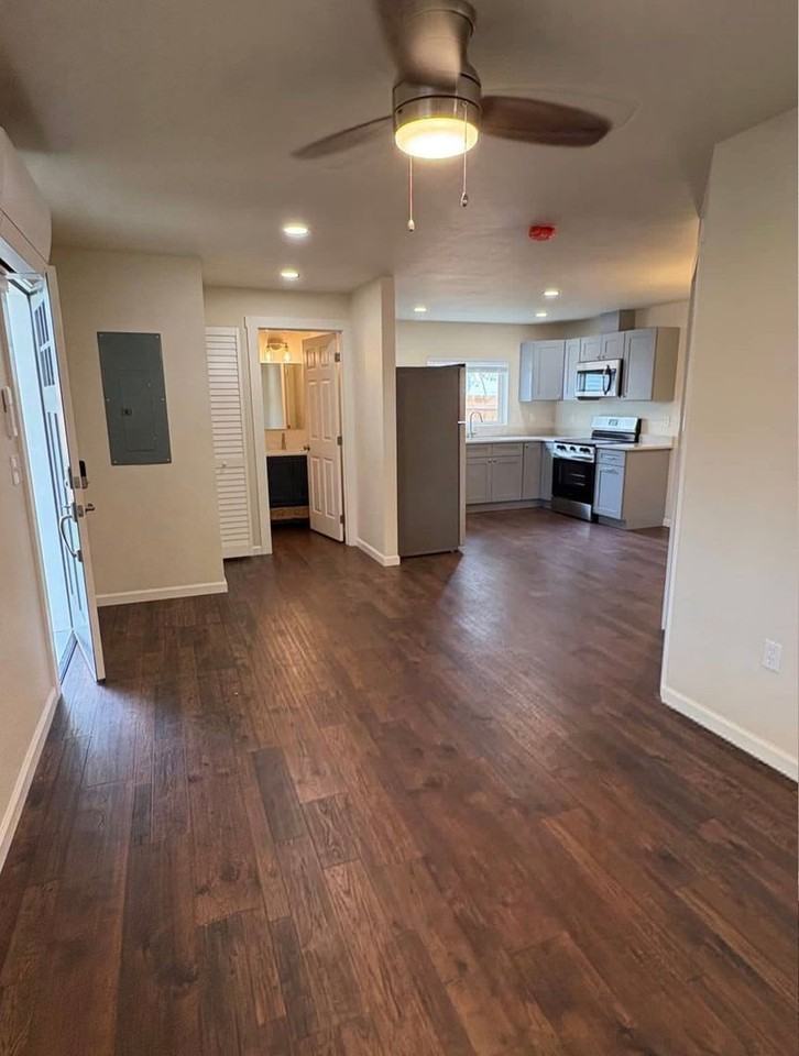 613 St Thomas Lane - Photo 2 of 23