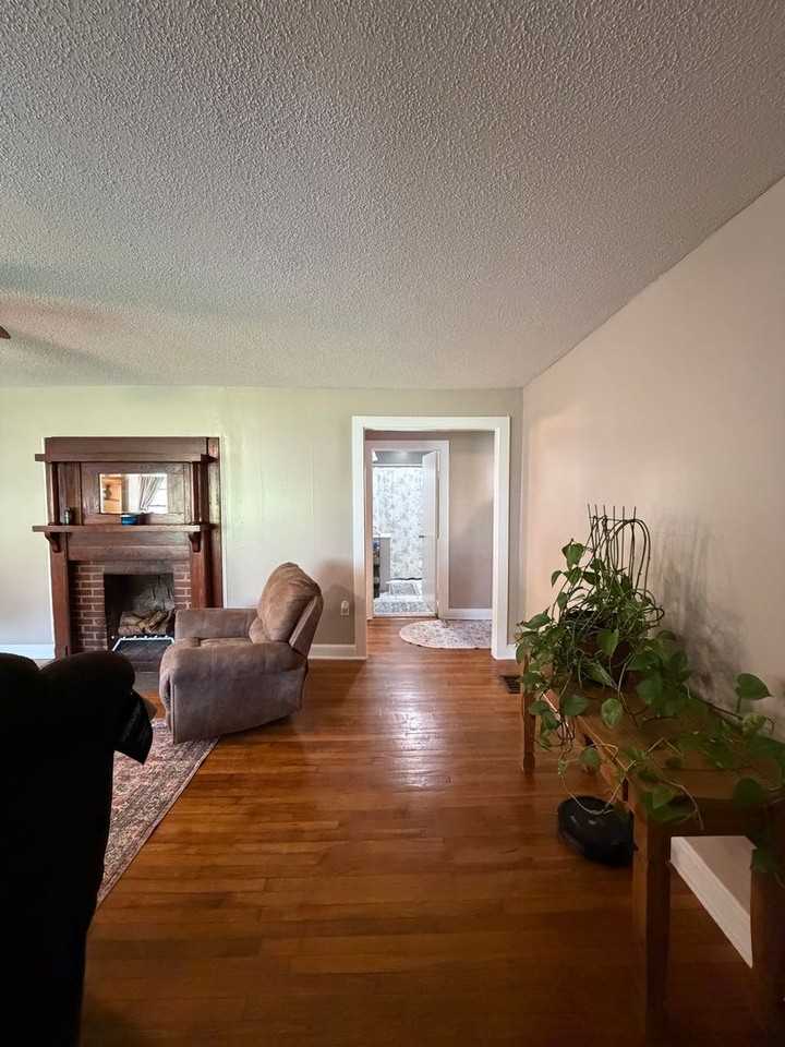819 Summerville Rd - Photo 5 of 13