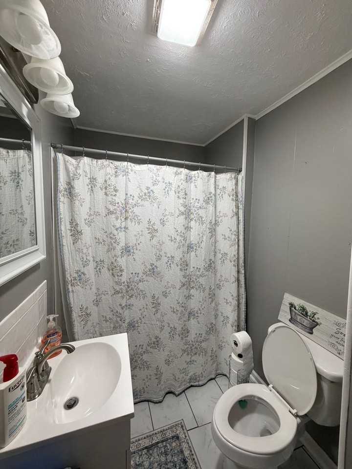 819 Summerville Rd - Photo 6 of 13