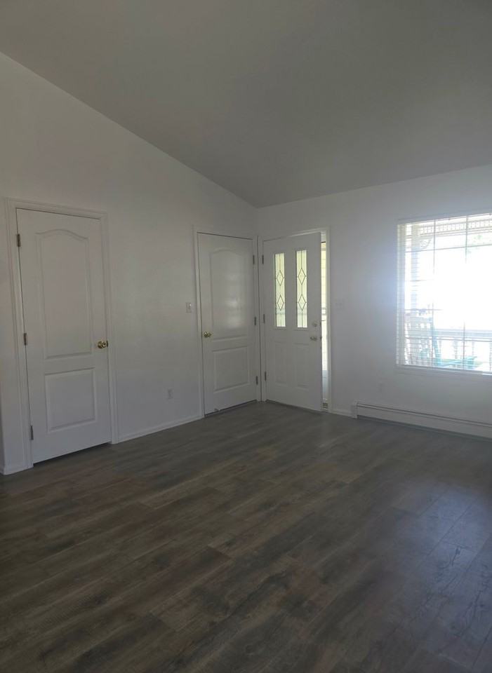 512 April Ln #B - Photo 6 of 18