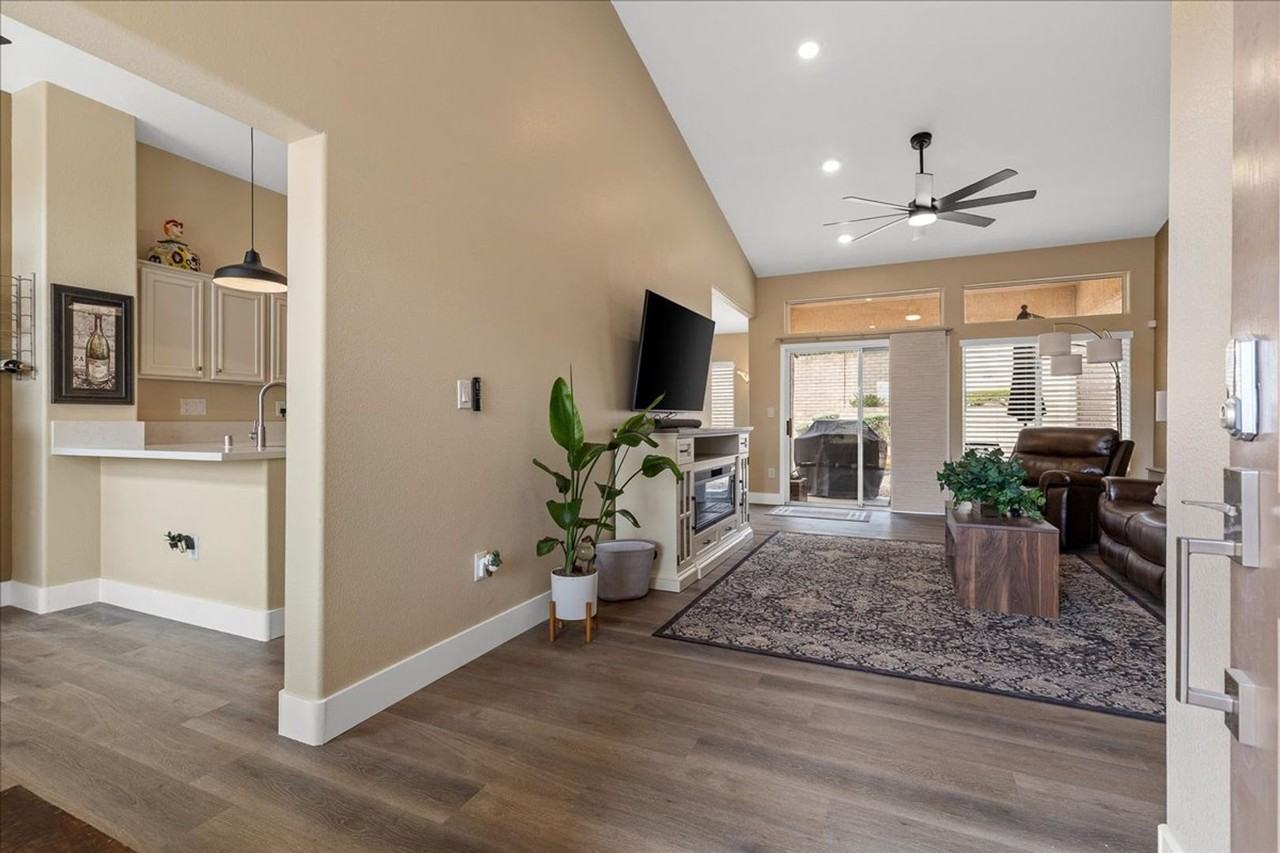 2705 Valley Downs Dr - Photo 6 of 25