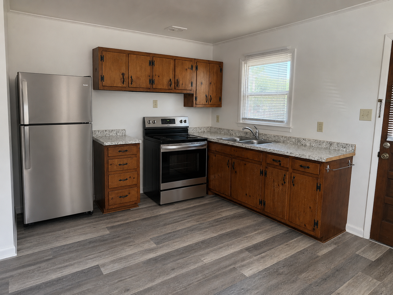 1725 E Cone Blvd - Photo 3 of 7