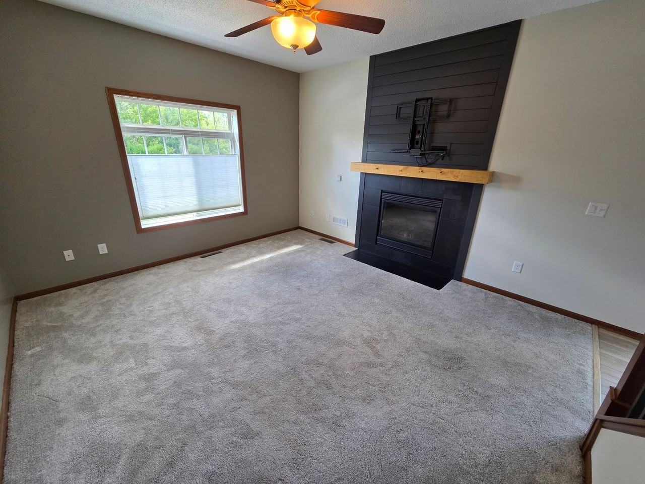 18442 Lafayette Way - Photo 4 of 31