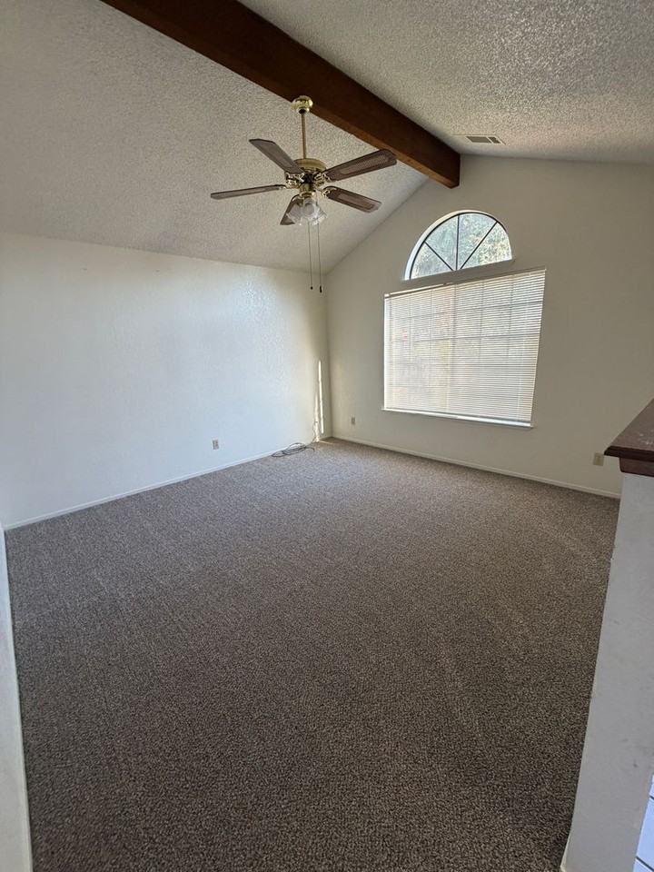 1635 E Eastbrook Ave - Photo 2 of 21