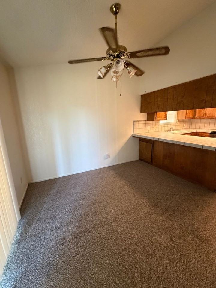 1635 E Eastbrook Ave - Photo 6 of 21
