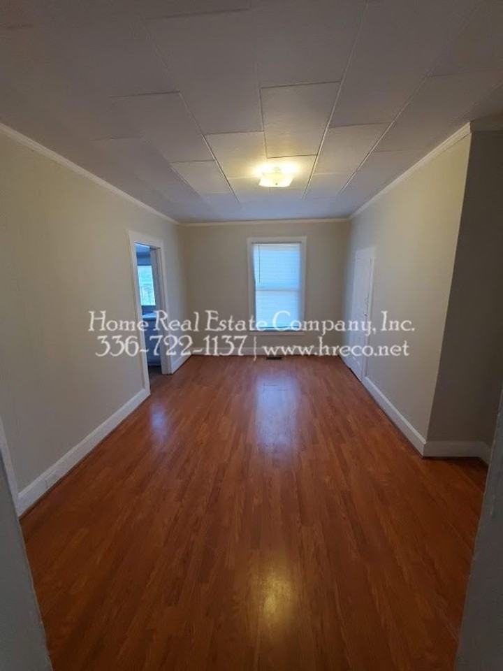 1416 Ne 24th St - Photo 4 of 10