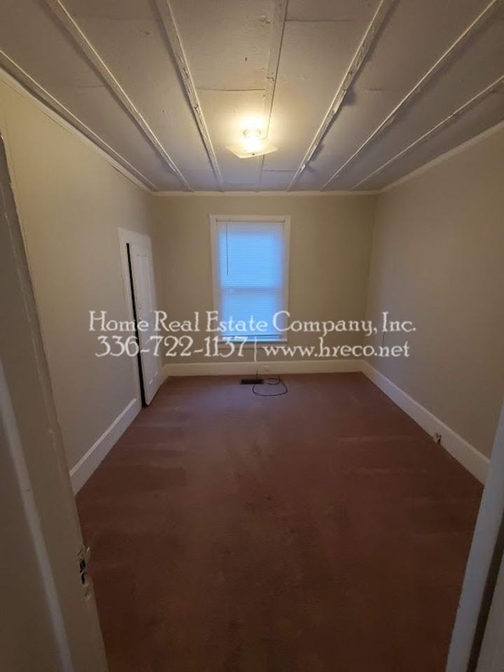 1416 Ne 24th St - Photo 5 of 10