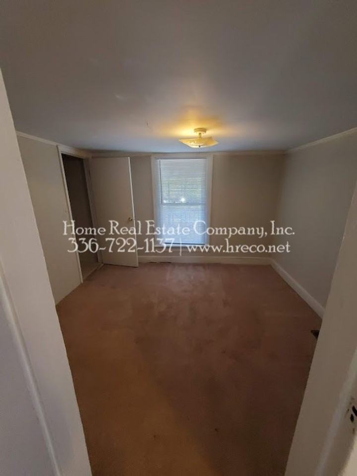1416 Ne 24th St - Photo 6 of 10