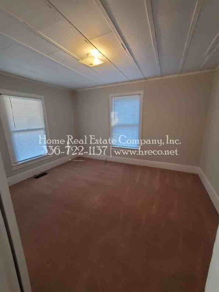 1416 Ne 24th St - Photo 7 of 10