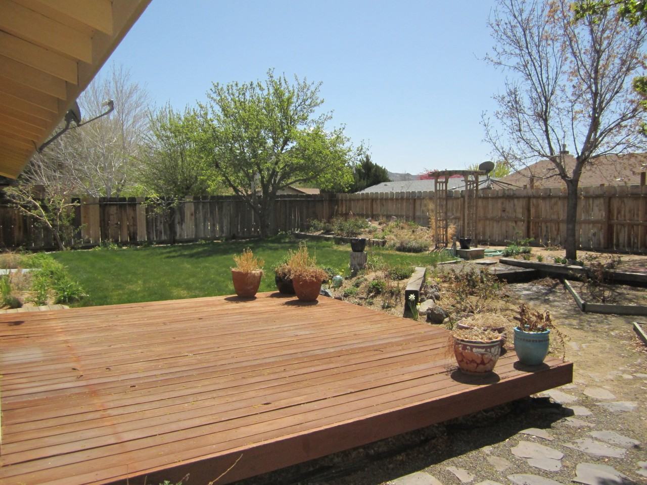1301 Stonewall St - Photo 2 of 9