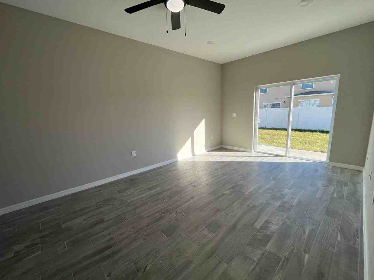 701 Camel Ct - Photo 6 of 16