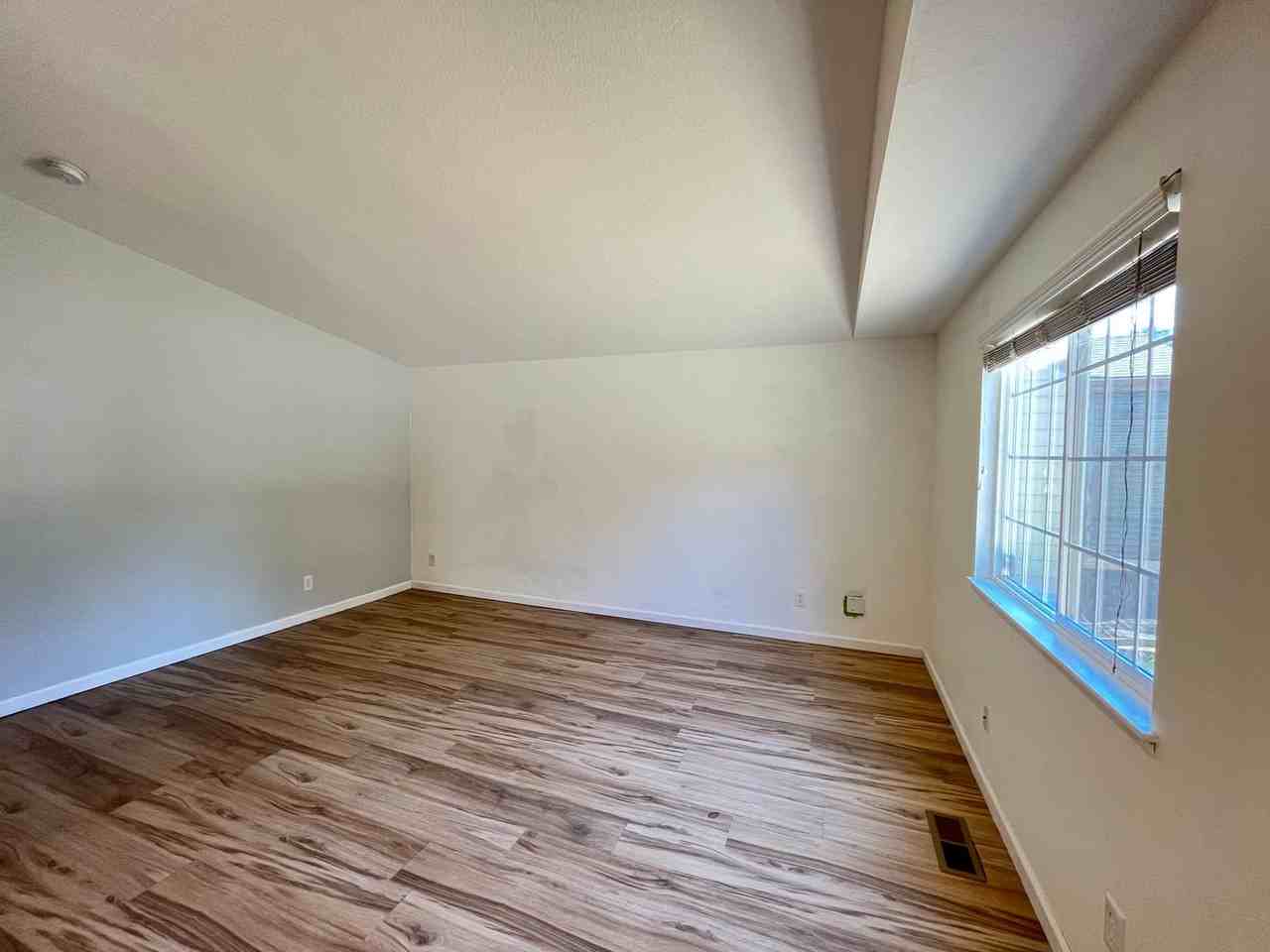 8456 Se 75th Pl - Photo 4 of 27