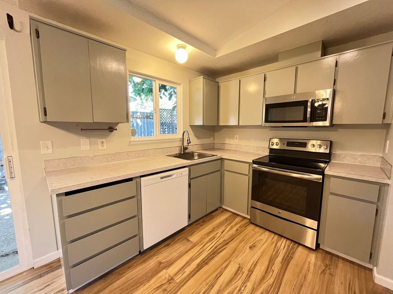 8456 Se 75th Pl - Photo 6 of 27