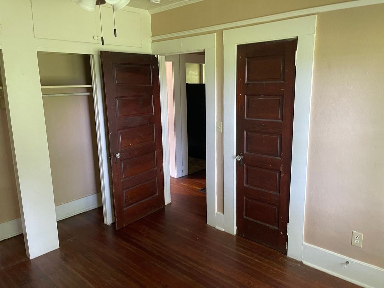 215 Samford Ave #B - Photo 4 of 7