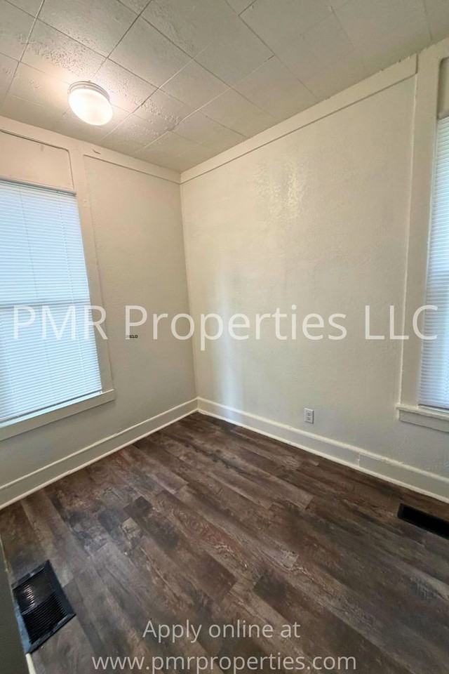 1118 S 19th St - Photo 4 of 8