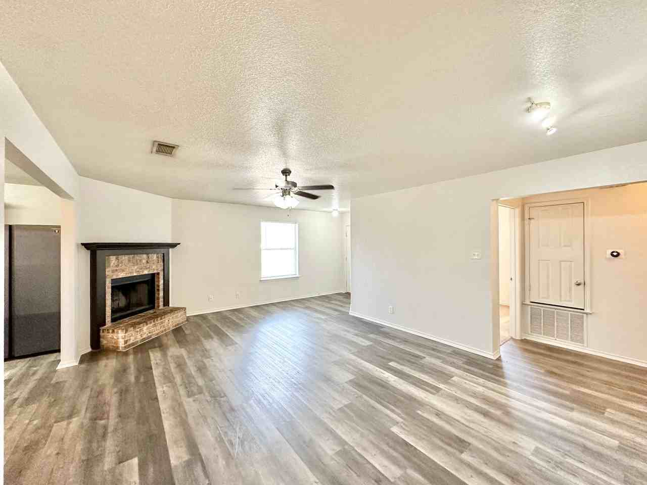 3900 Bolivar Dr - Photo 5 of 26