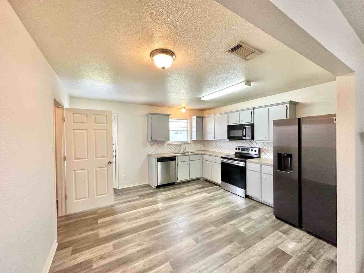 3900 Bolivar Dr - Photo 6 of 26
