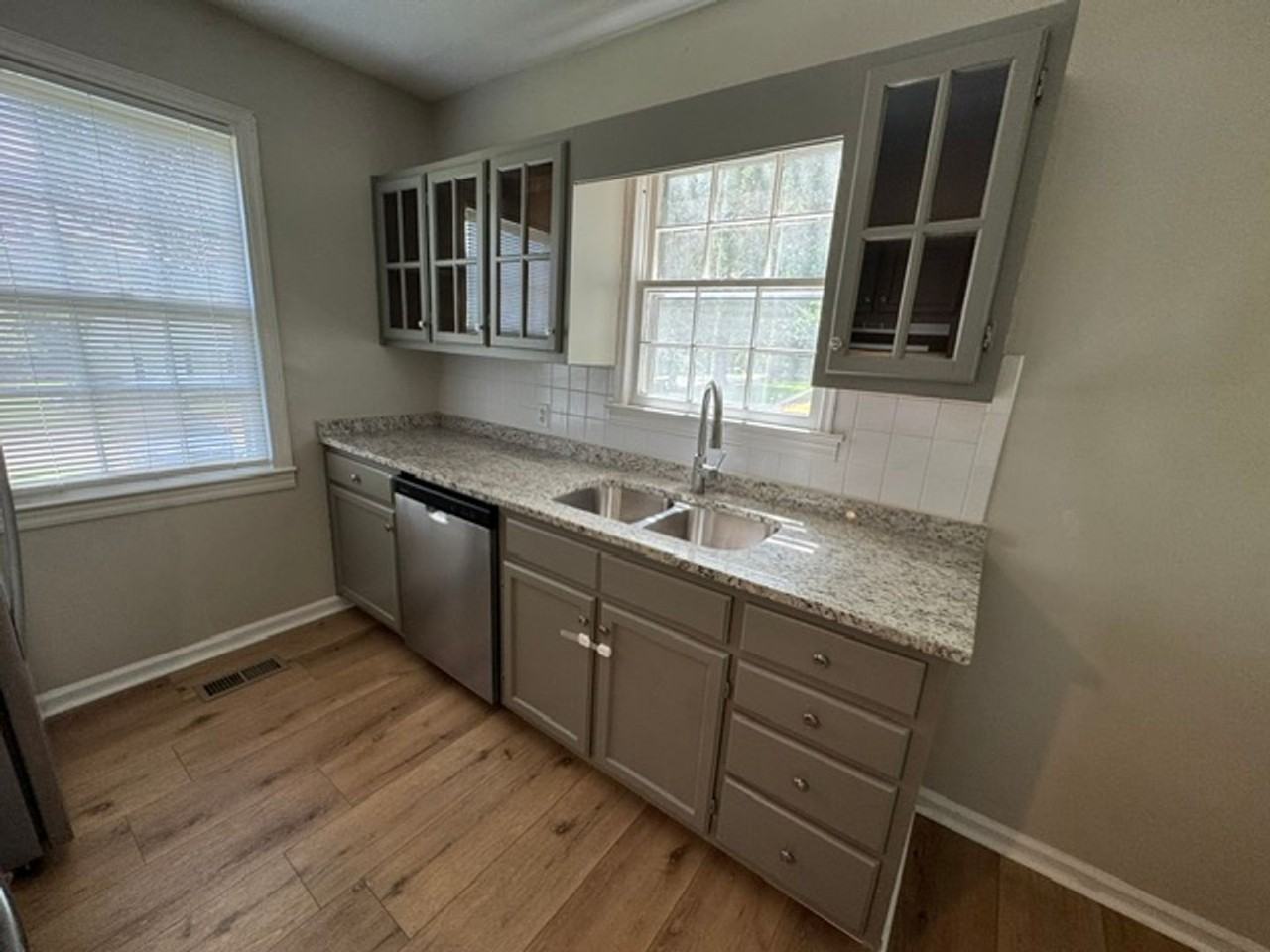 245 Beechwood Cir - Photo 6 of 12