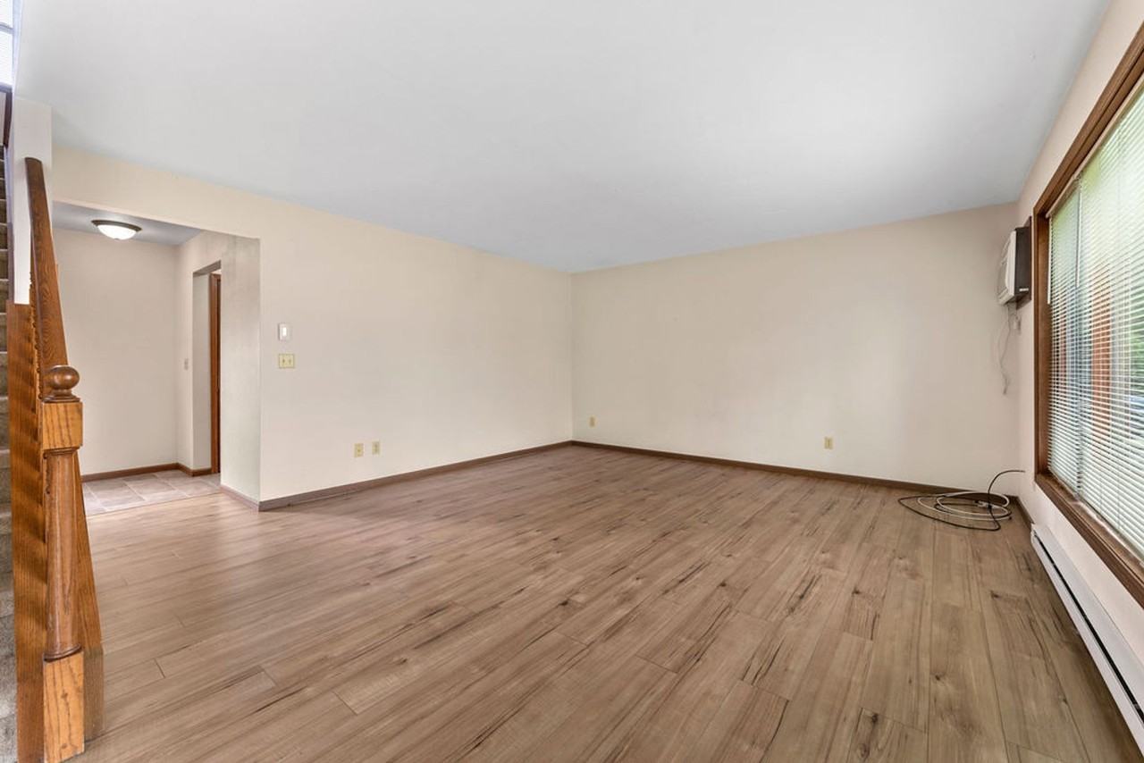20 E Waukau Ave #1 - Photo 4 of 23