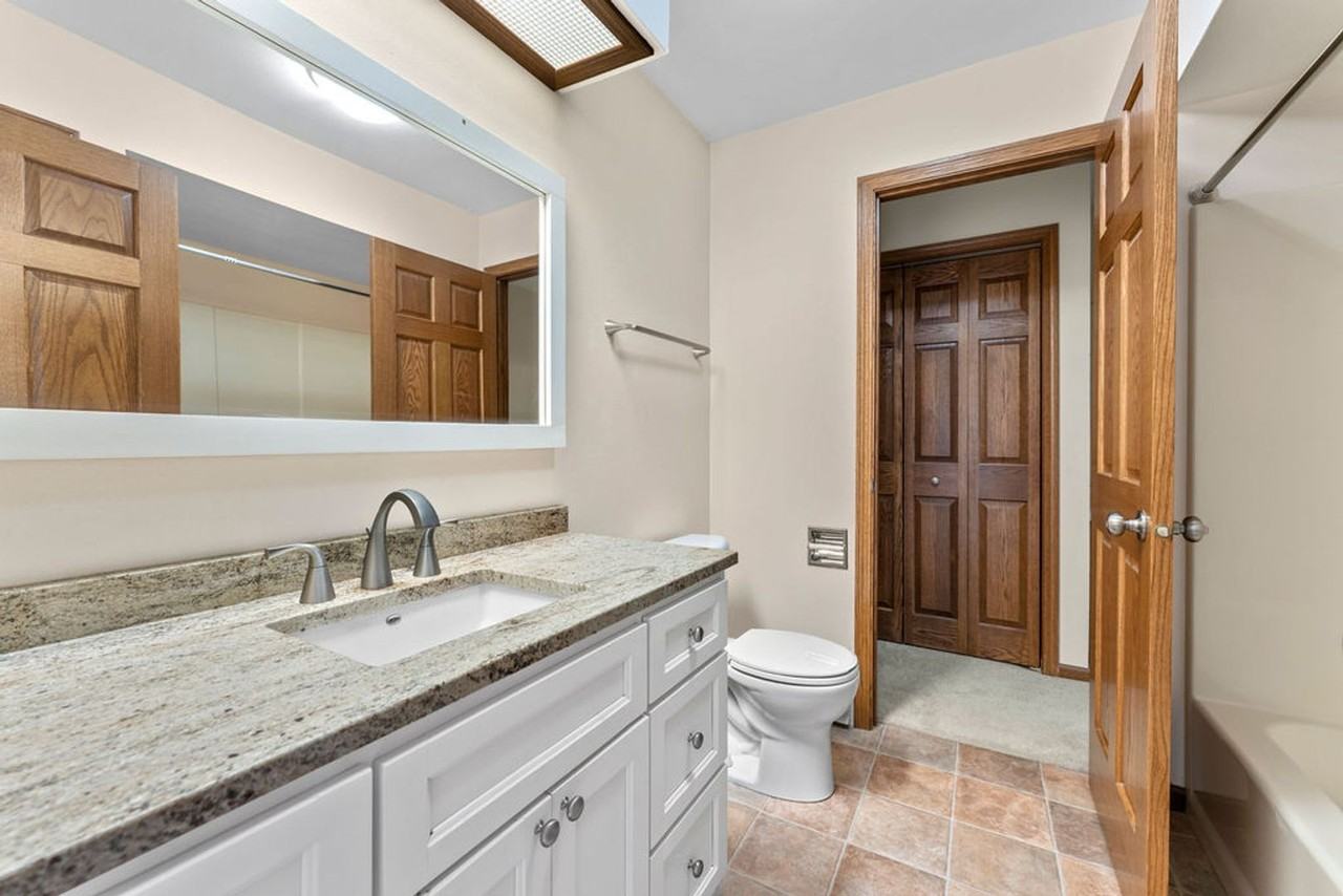 20 E Waukau Ave #1 - Photo 7 of 23