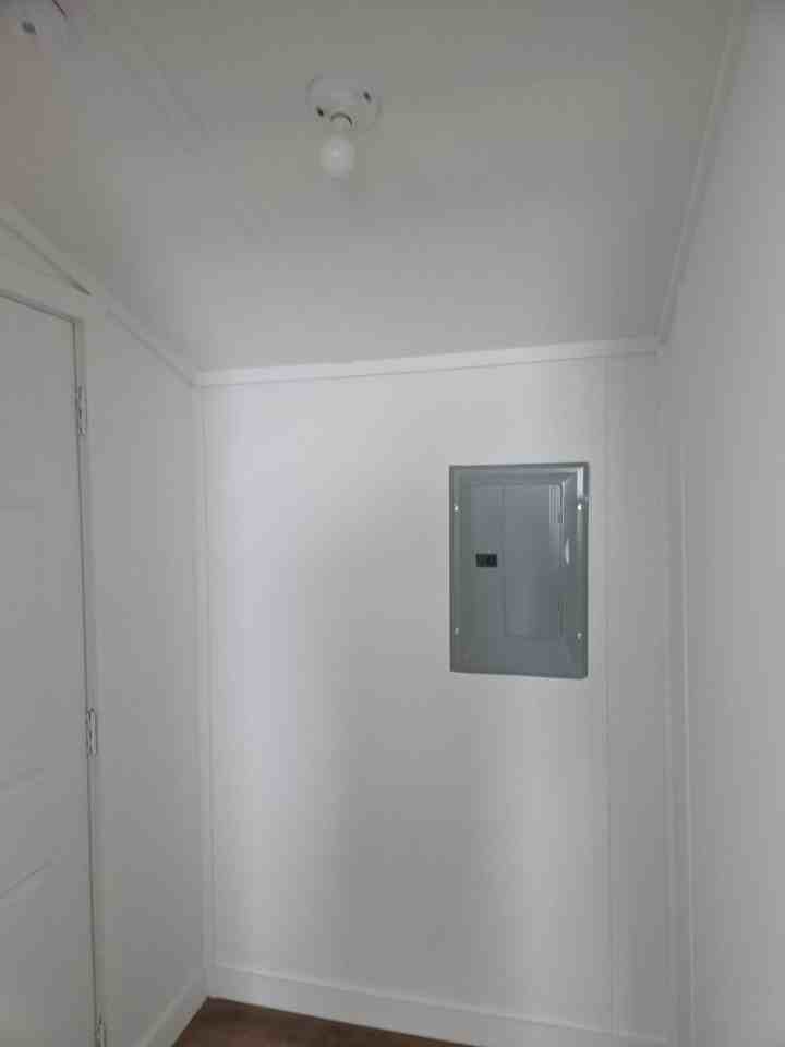 204 Thomas Ln - Photo 5 of 13