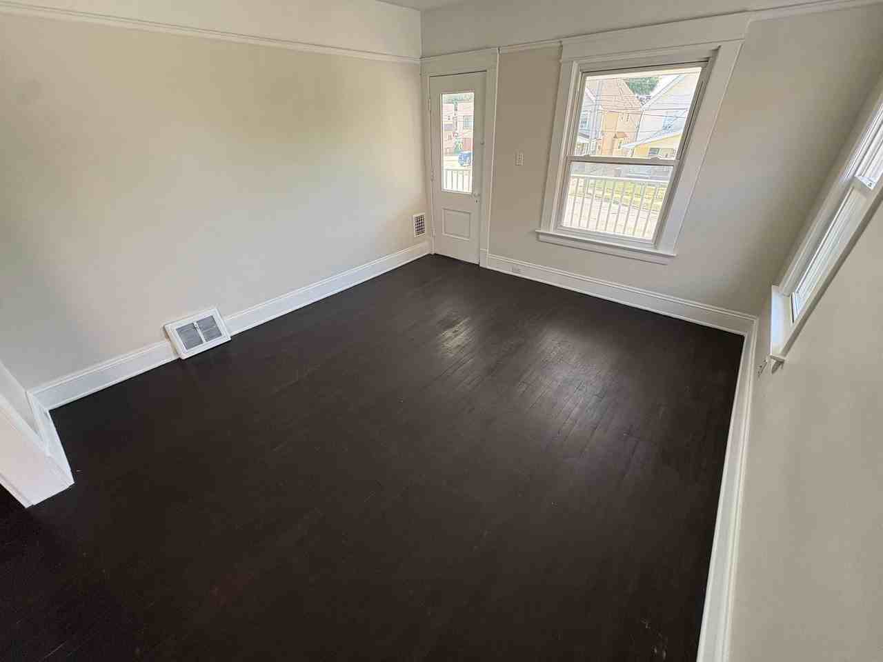 8410 Denison Ave - Photo 4 of 7