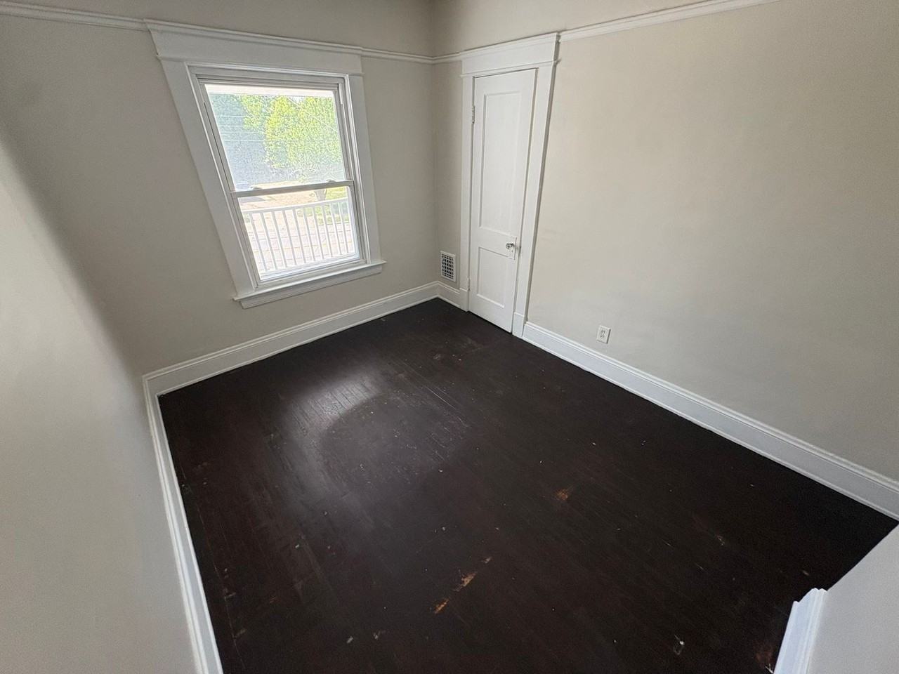 8410 Denison Ave - Photo 5 of 7