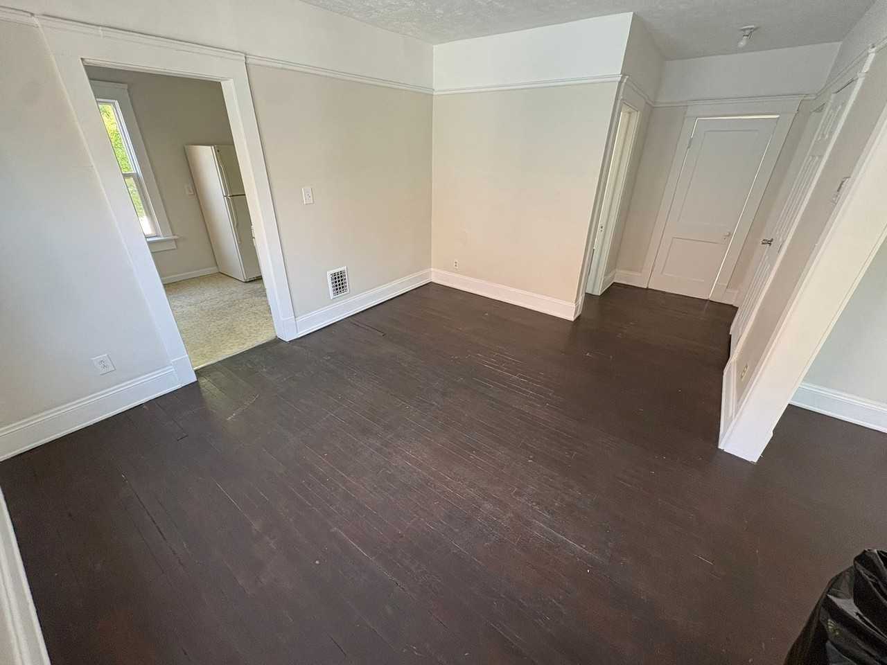 8410 Denison Ave - Photo 6 of 7