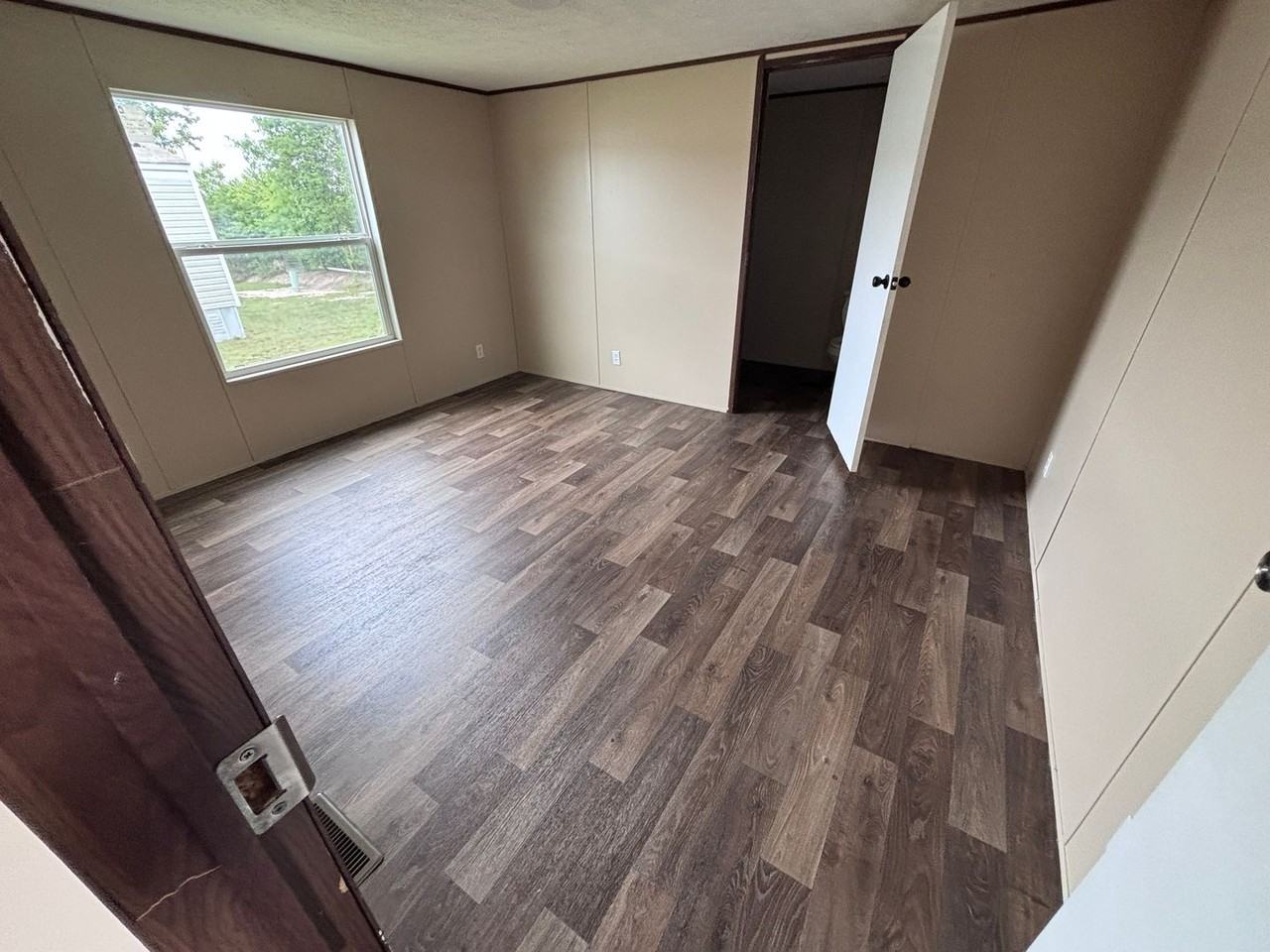 254 Amanda Ln - Photo 2 of 12