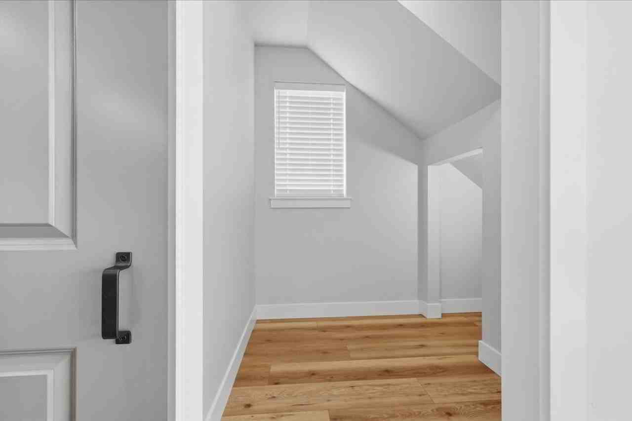 6252 N Holly Springs Ln - Photo 5 of 38