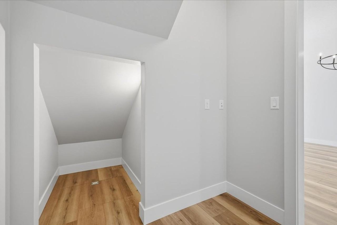 6252 N Holly Springs Ln - Photo 6 of 38