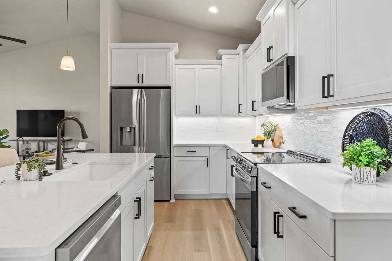 2515 S 47th Ave - Photo 4 of 24