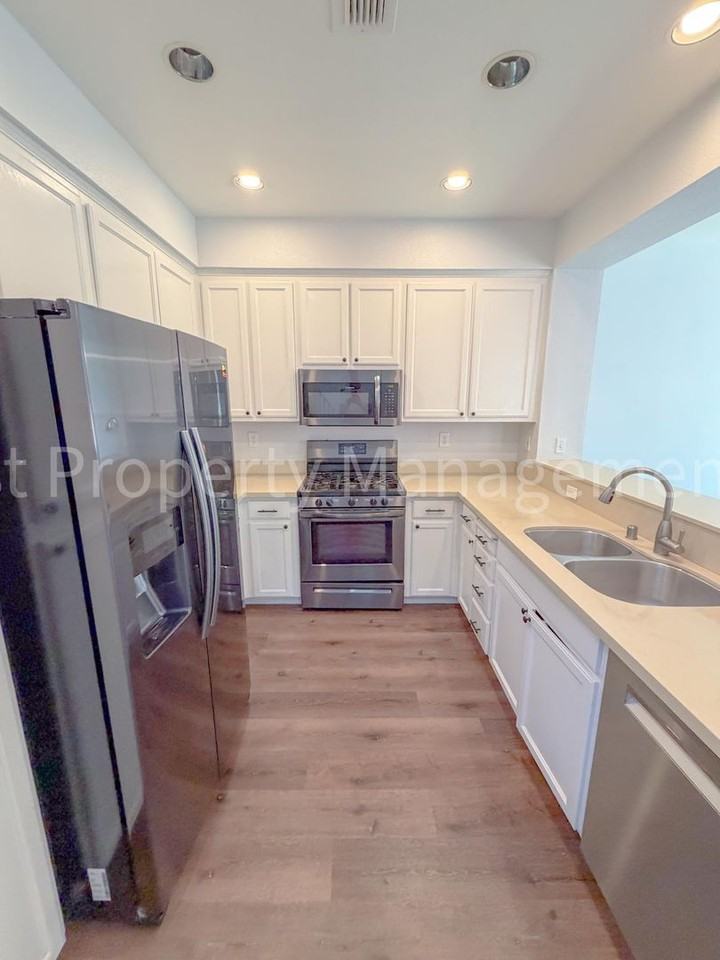 23010 Canyon Terrace Dr #2 - Photo 6 of 28