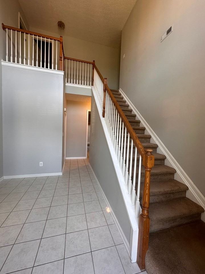 9406 Harlow Ct - Photo 2 of 32