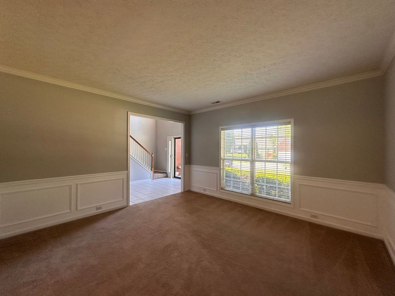 9406 Harlow Ct - Photo 3 of 32
