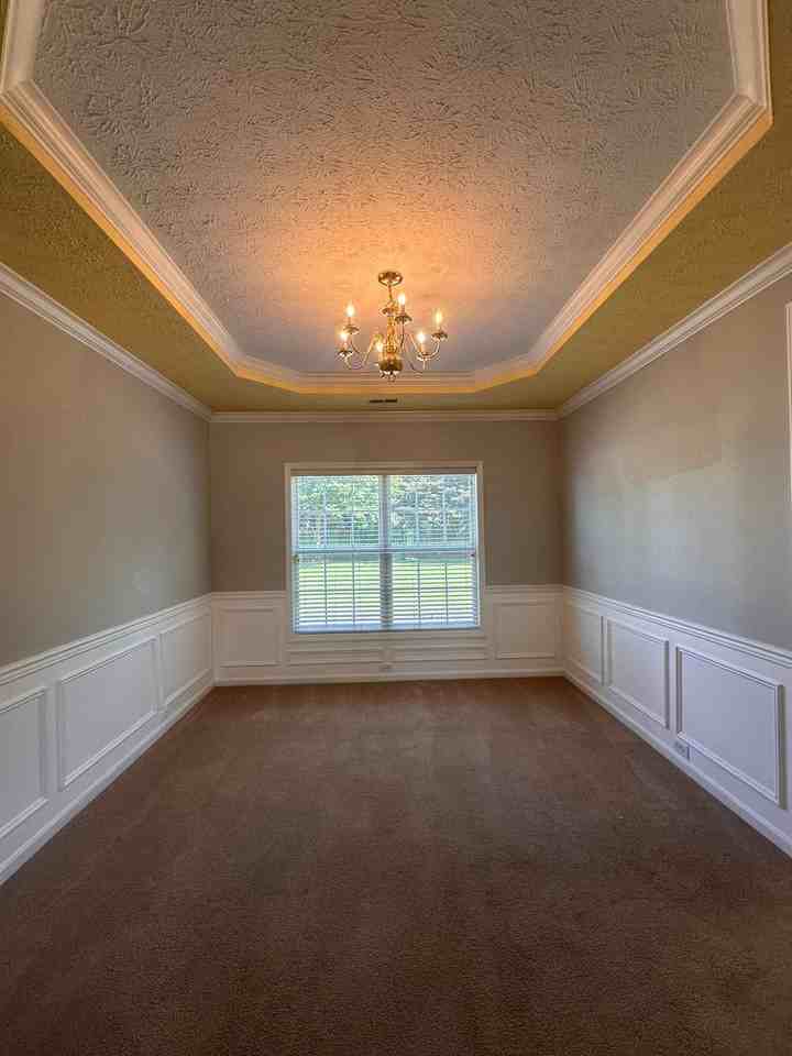 9406 Harlow Ct - Photo 7 of 32